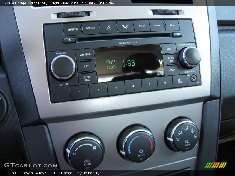 Bright Silver Metallic / Dark Slate Gray 2009 Dodge Avenger SE