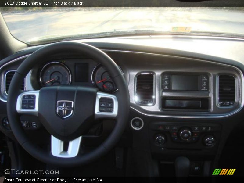 Pitch Black / Black 2013 Dodge Charger SE