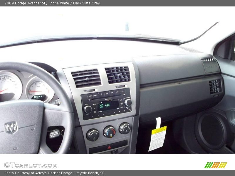 Stone White / Dark Slate Gray 2009 Dodge Avenger SE