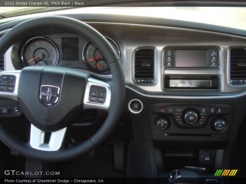 Pitch Black / Black 2013 Dodge Charger SE