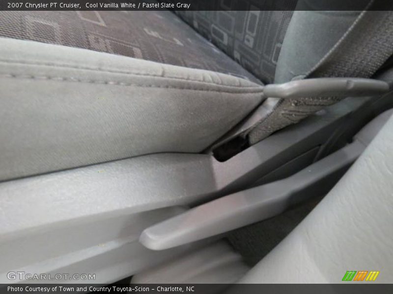 Cool Vanilla White / Pastel Slate Gray 2007 Chrysler PT Cruiser