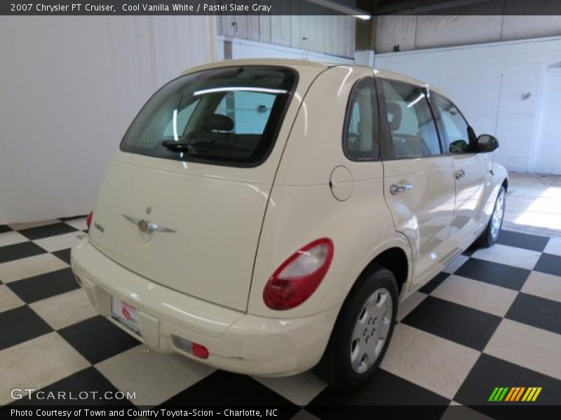 Cool Vanilla White / Pastel Slate Gray 2007 Chrysler PT Cruiser