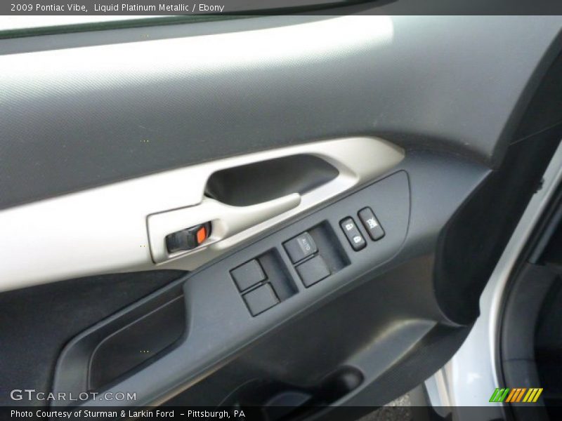 Liquid Platinum Metallic / Ebony 2009 Pontiac Vibe