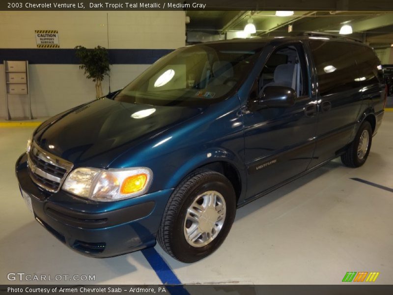 Front 3/4 View of 2003 Venture LS