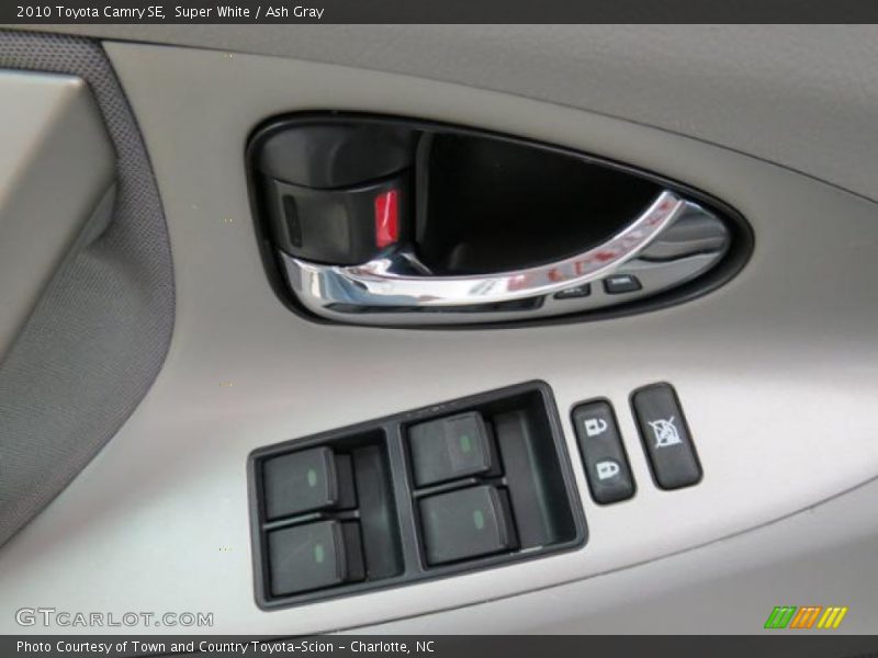 Super White / Ash Gray 2010 Toyota Camry SE