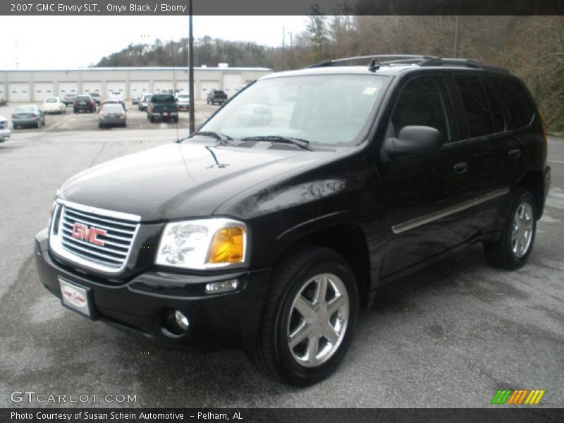 Front 3/4 View of 2007 Envoy SLT