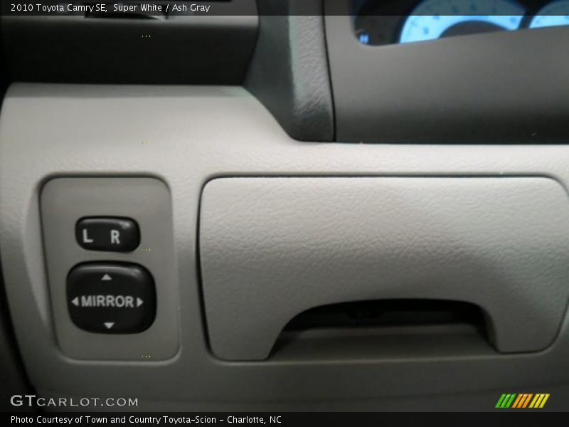 Super White / Ash Gray 2010 Toyota Camry SE