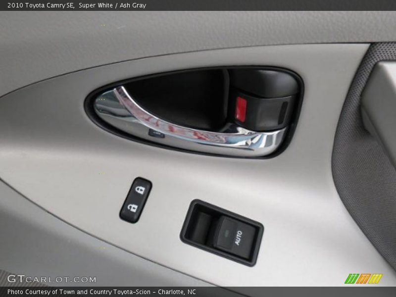 Super White / Ash Gray 2010 Toyota Camry SE