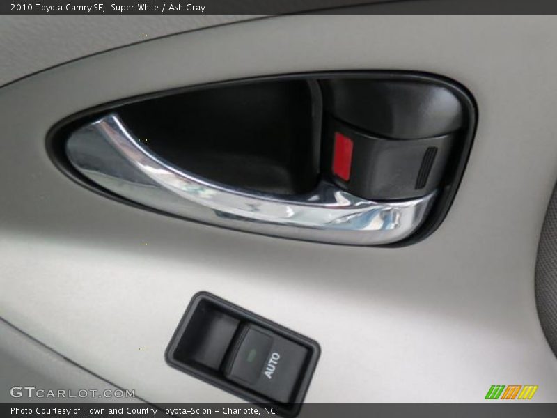 Super White / Ash Gray 2010 Toyota Camry SE