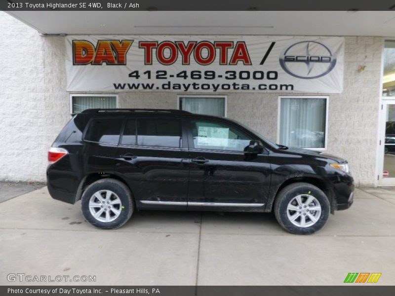 Black / Ash 2013 Toyota Highlander SE 4WD