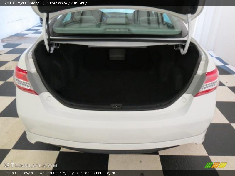 Super White / Ash Gray 2010 Toyota Camry SE