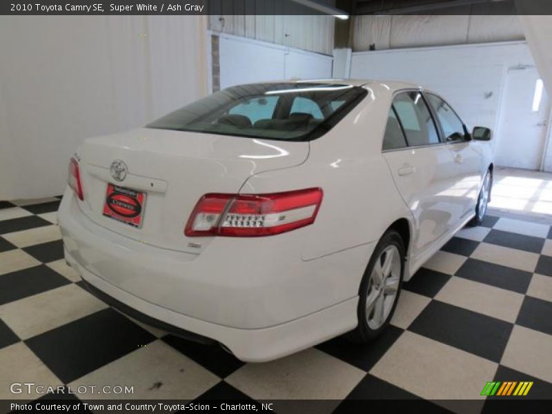 Super White / Ash Gray 2010 Toyota Camry SE