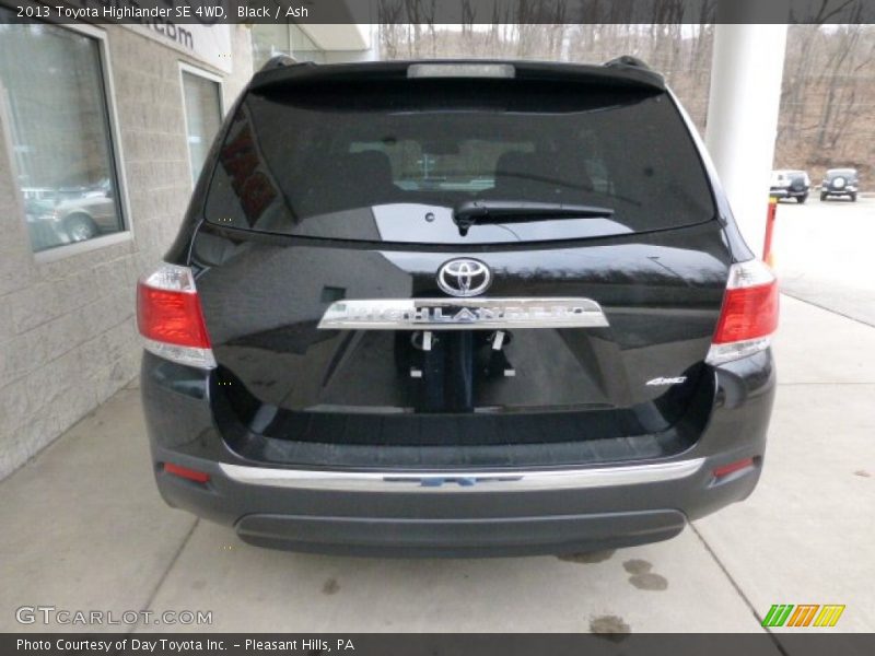 Black / Ash 2013 Toyota Highlander SE 4WD