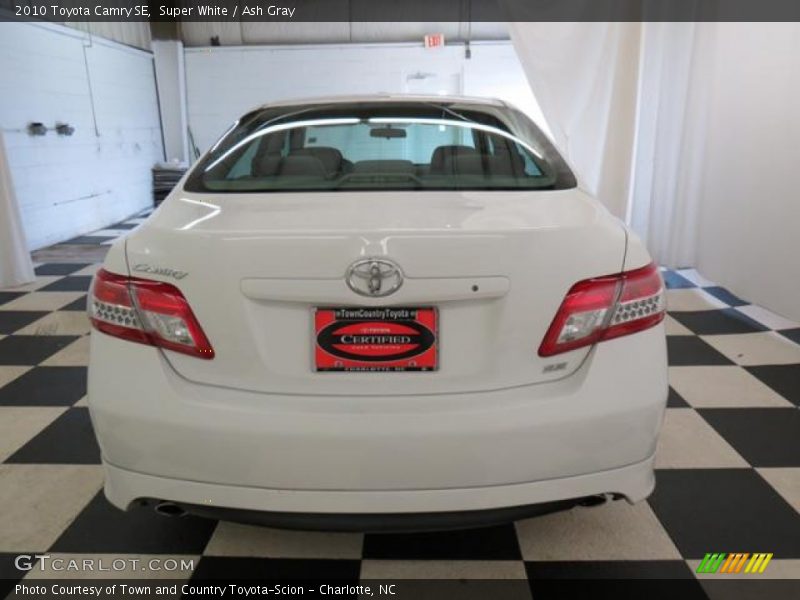 Super White / Ash Gray 2010 Toyota Camry SE