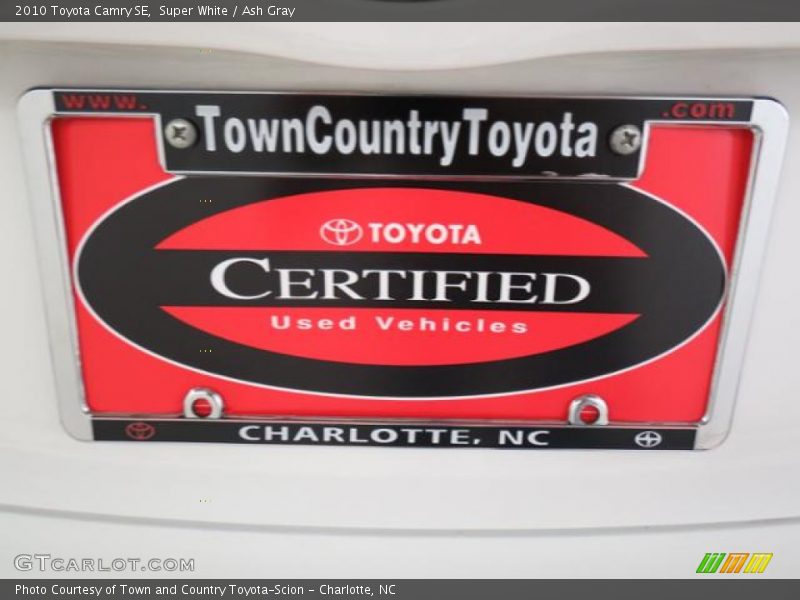 Super White / Ash Gray 2010 Toyota Camry SE