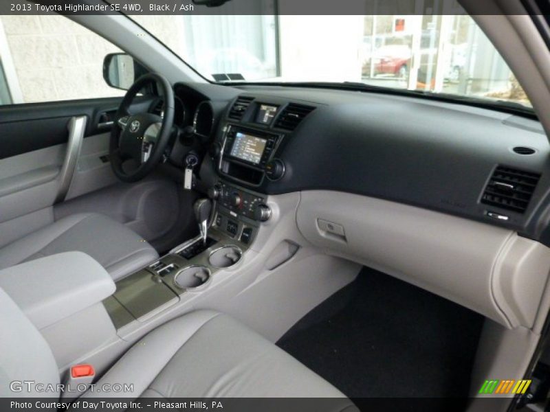 Black / Ash 2013 Toyota Highlander SE 4WD