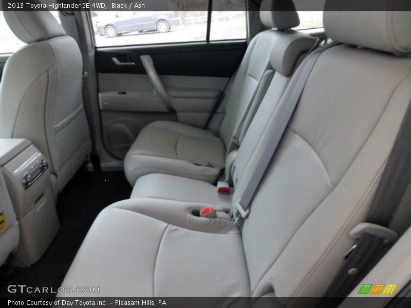 Black / Ash 2013 Toyota Highlander SE 4WD