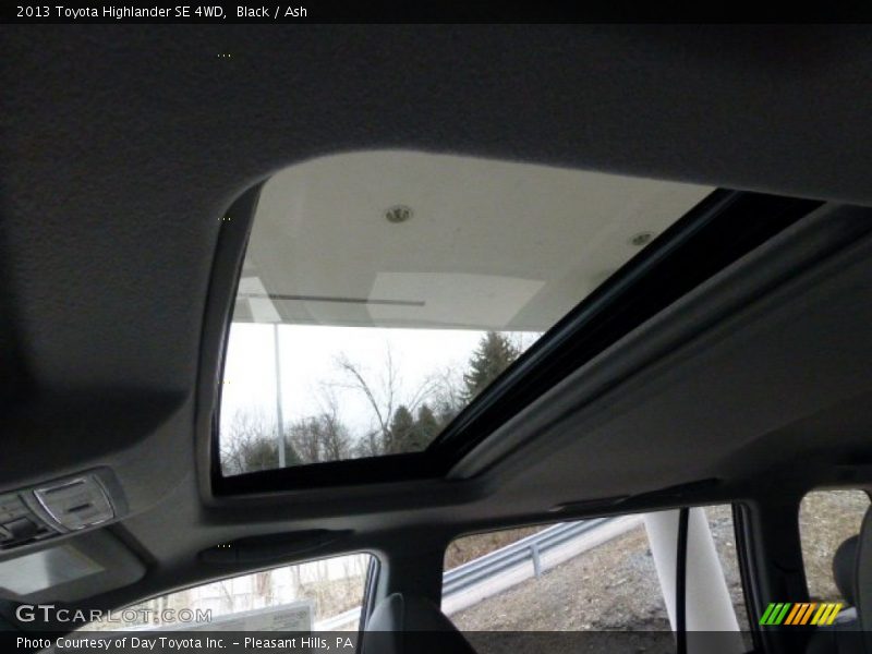 Black / Ash 2013 Toyota Highlander SE 4WD