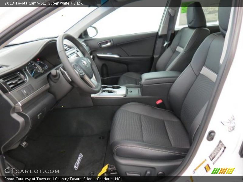 Super White / Black 2013 Toyota Camry SE