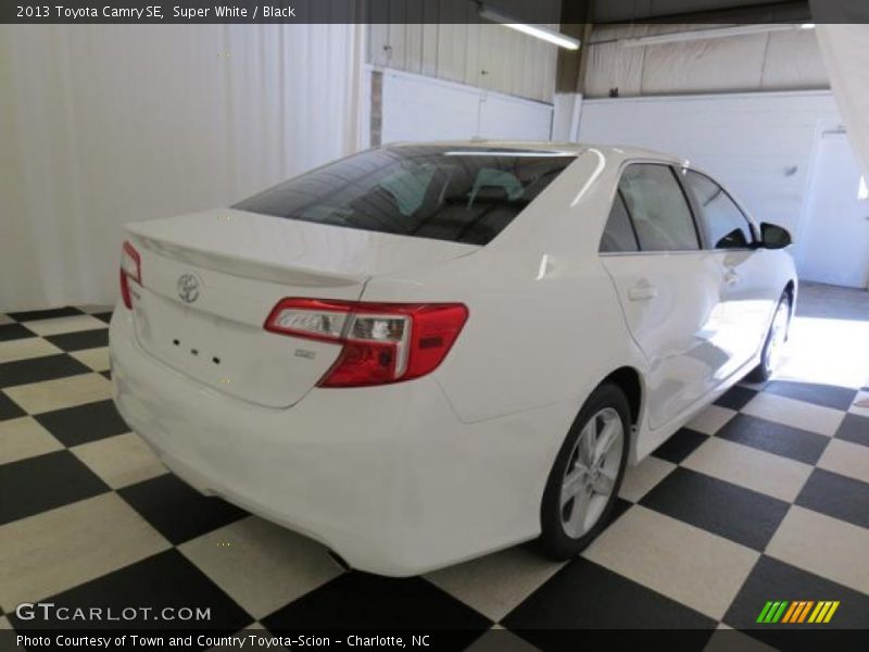 Super White / Black 2013 Toyota Camry SE
