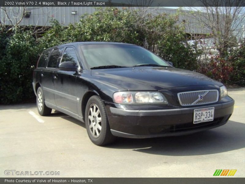 Black / Taupe/Light Taupe 2002 Volvo V70 2.4 Wagon