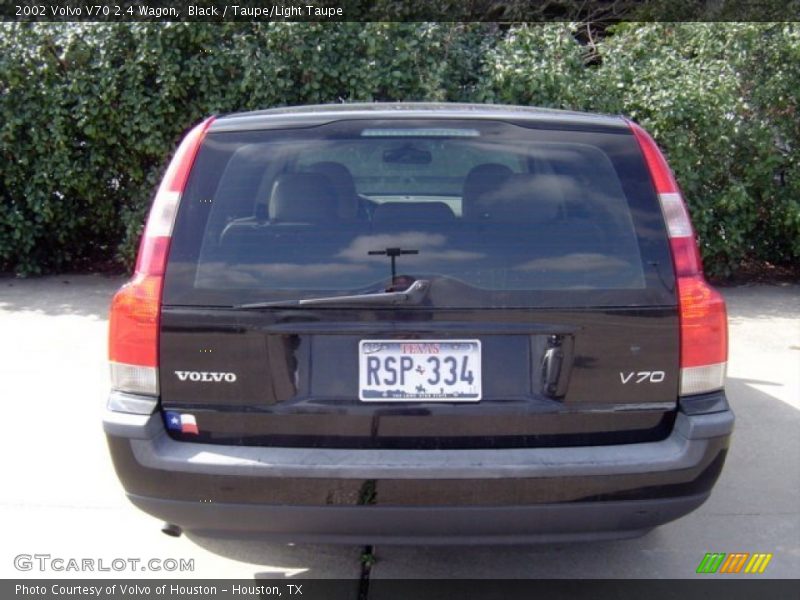 Black / Taupe/Light Taupe 2002 Volvo V70 2.4 Wagon