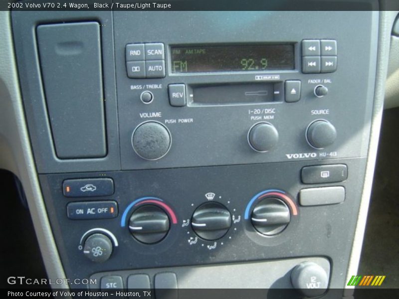 Black / Taupe/Light Taupe 2002 Volvo V70 2.4 Wagon