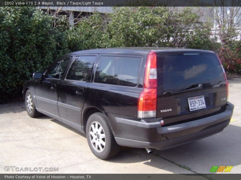 Black / Taupe/Light Taupe 2002 Volvo V70 2.4 Wagon