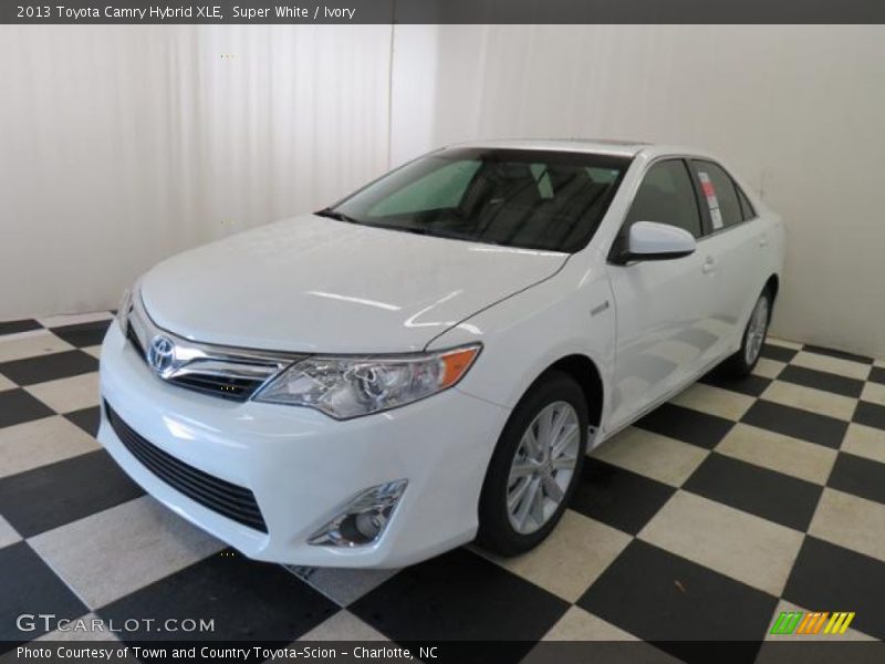 Super White / Ivory 2013 Toyota Camry Hybrid XLE