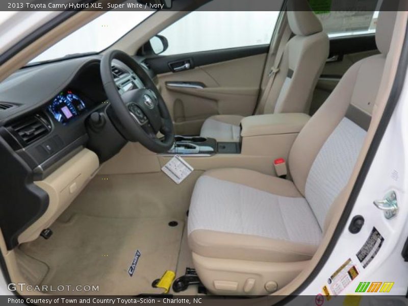 Super White / Ivory 2013 Toyota Camry Hybrid XLE