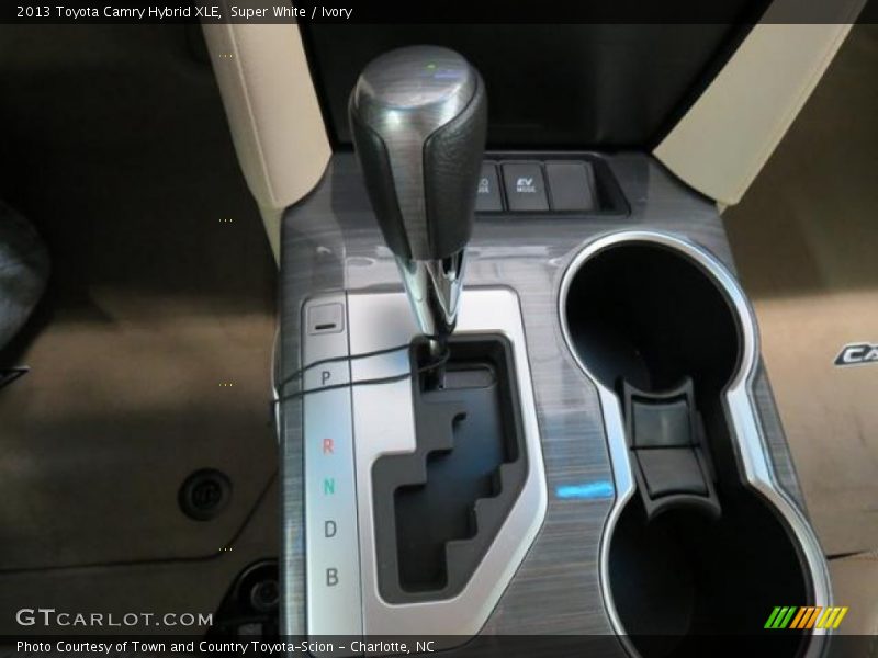 Super White / Ivory 2013 Toyota Camry Hybrid XLE