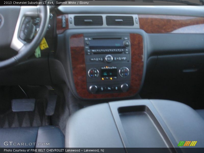 Summit White / Ebony 2013 Chevrolet Suburban LT 4x4