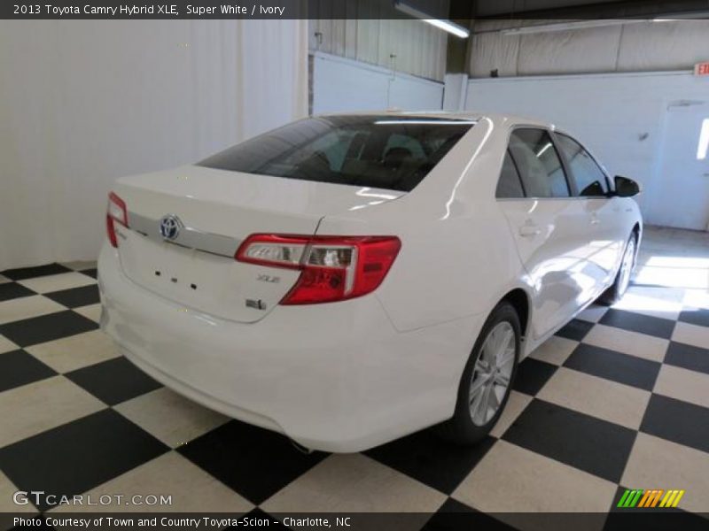 Super White / Ivory 2013 Toyota Camry Hybrid XLE