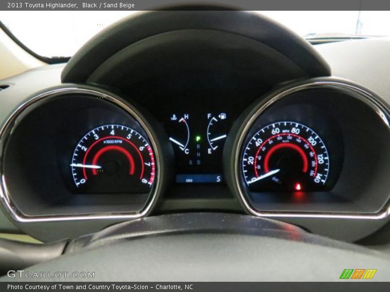 Black / Sand Beige 2013 Toyota Highlander