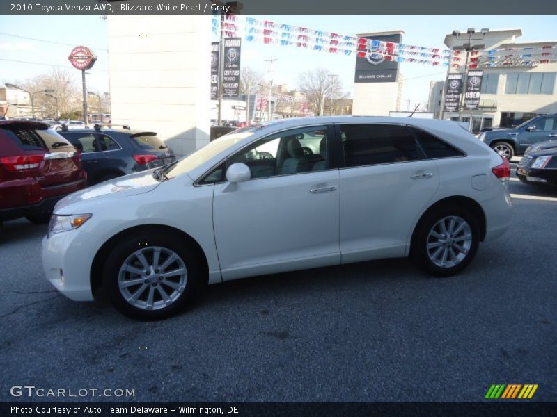 Blizzard White Pearl / Gray 2010 Toyota Venza AWD