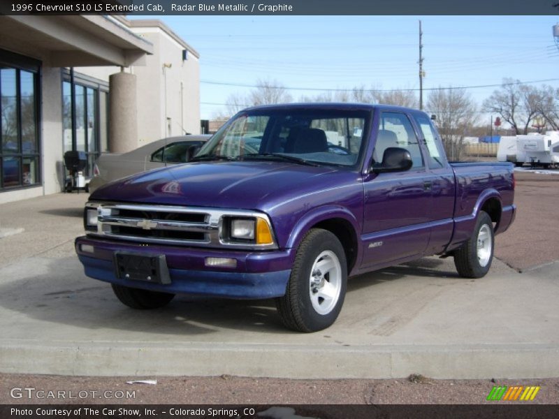Front 3/4 View of 1996 S10 LS Extended Cab