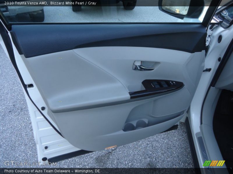 Blizzard White Pearl / Gray 2010 Toyota Venza AWD