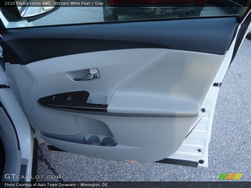 Blizzard White Pearl / Gray 2010 Toyota Venza AWD