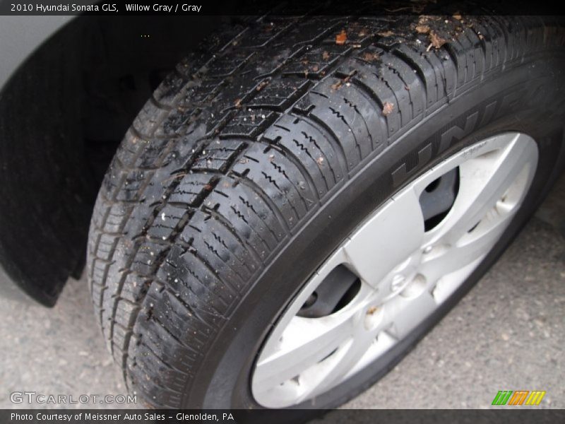 Willow Gray / Gray 2010 Hyundai Sonata GLS