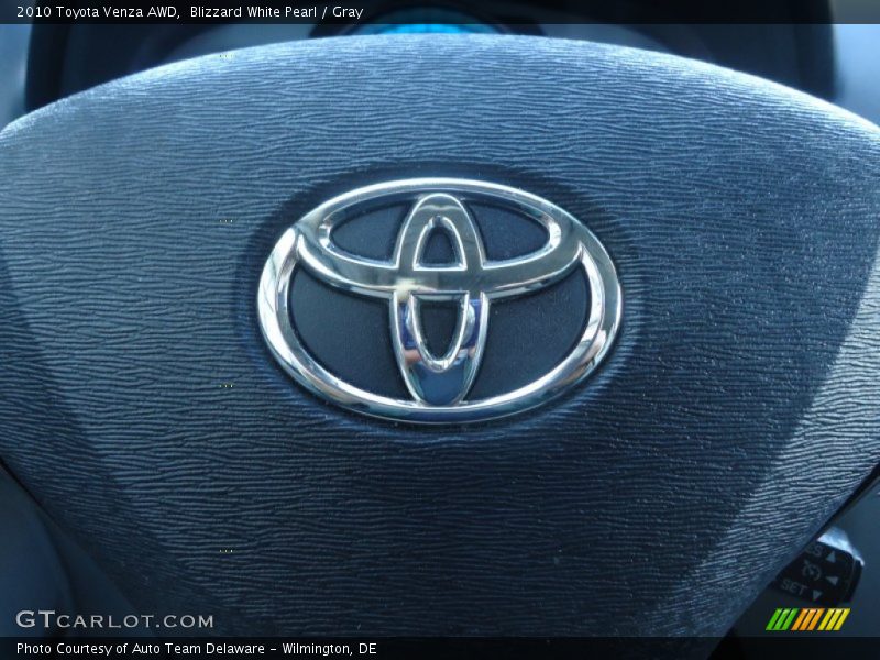 Blizzard White Pearl / Gray 2010 Toyota Venza AWD