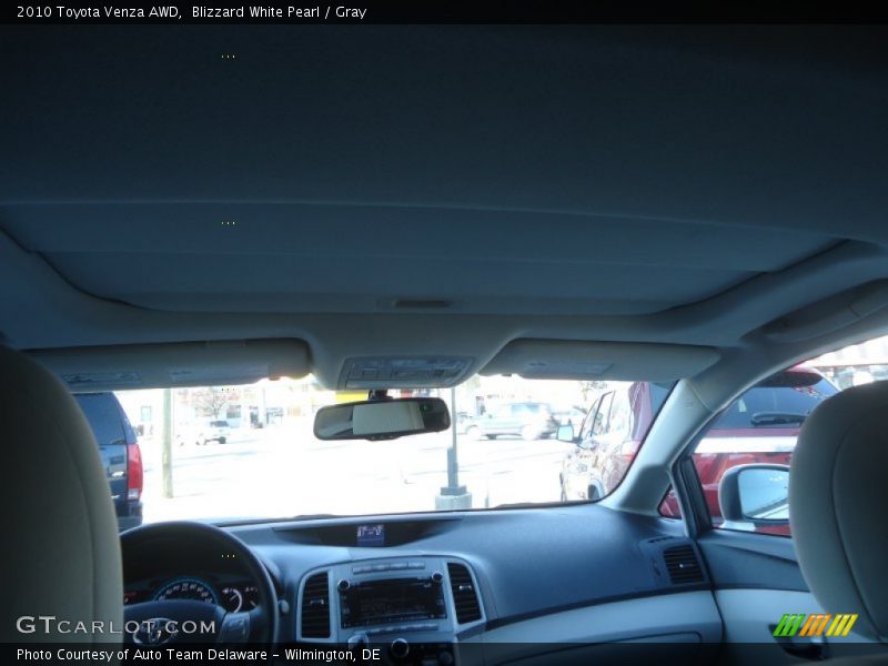 Blizzard White Pearl / Gray 2010 Toyota Venza AWD