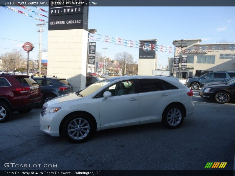 Blizzard White Pearl / Gray 2010 Toyota Venza AWD