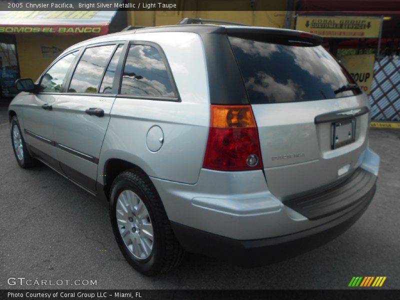 Bright Silver Metallic / Light Taupe 2005 Chrysler Pacifica