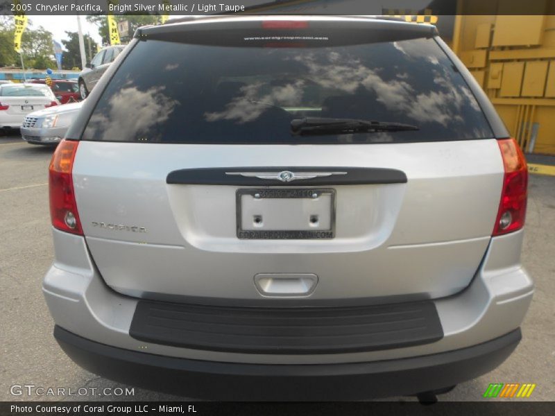 Bright Silver Metallic / Light Taupe 2005 Chrysler Pacifica