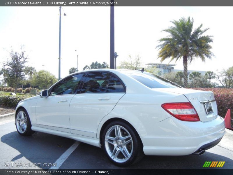Arctic White / Almond/Mocha 2010 Mercedes-Benz C 300 Luxury