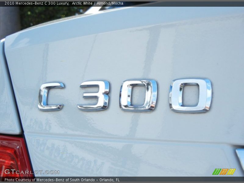 Arctic White / Almond/Mocha 2010 Mercedes-Benz C 300 Luxury
