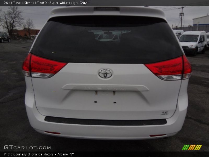 Super White / Light Gray 2011 Toyota Sienna LE AWD