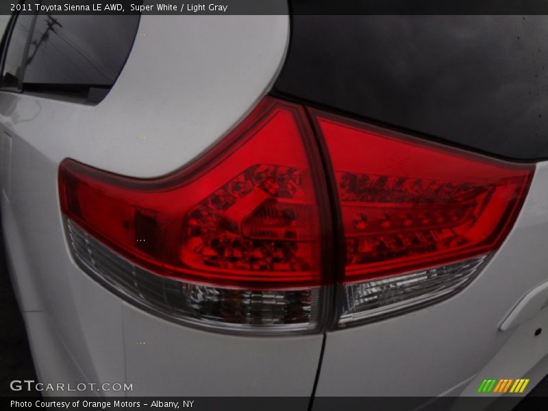 Super White / Light Gray 2011 Toyota Sienna LE AWD