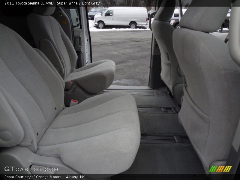 Super White / Light Gray 2011 Toyota Sienna LE AWD
