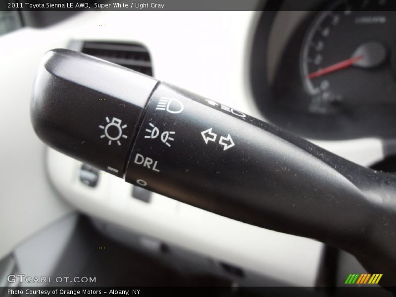 Super White / Light Gray 2011 Toyota Sienna LE AWD